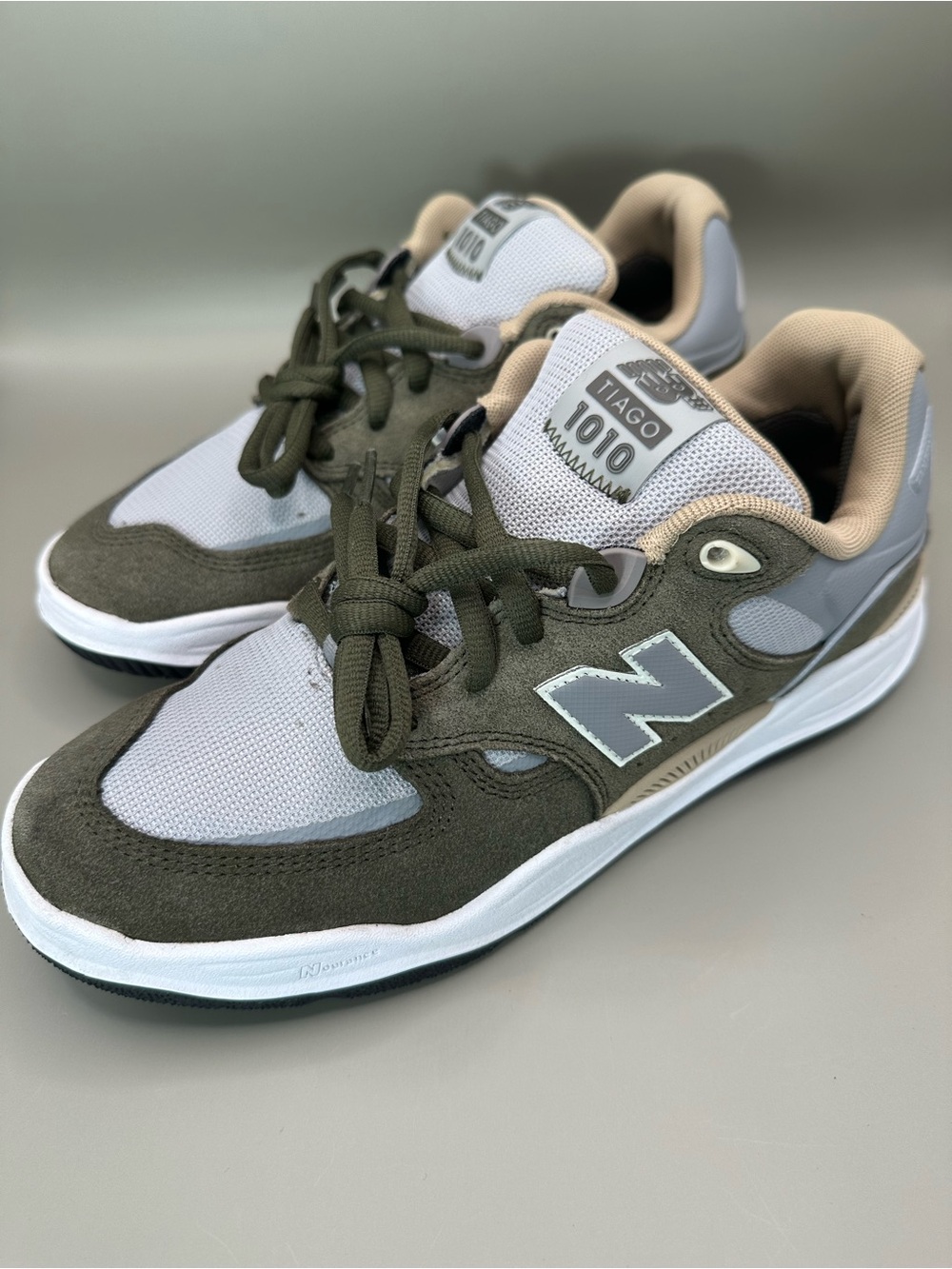 New Balance Tiago 1010 Olive Green and Light Gray Sneakers Men’s 8 Women’s 9.5.